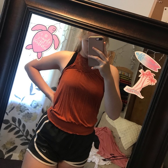 rust colored tank - Picture 2 of 4